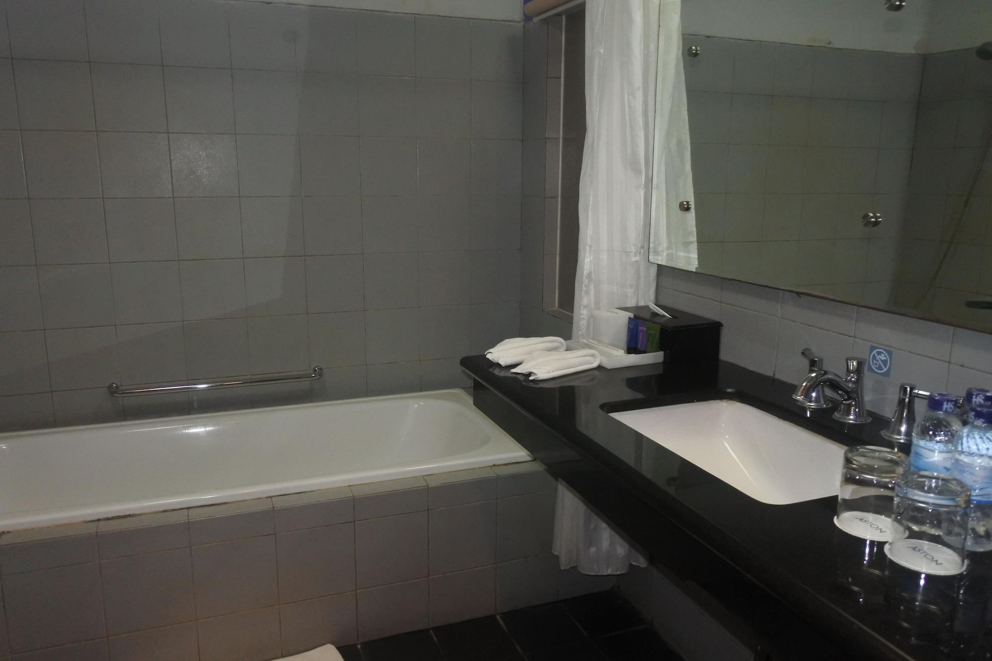 Aston Ketapang City Hotel Luaran gambar