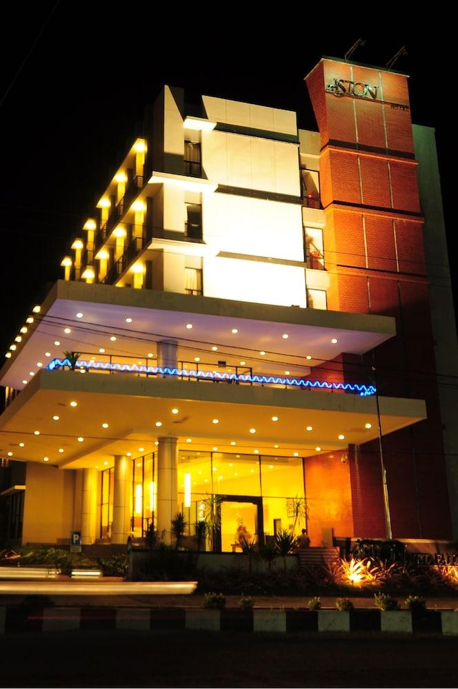 Aston Ketapang City Hotel Luaran gambar